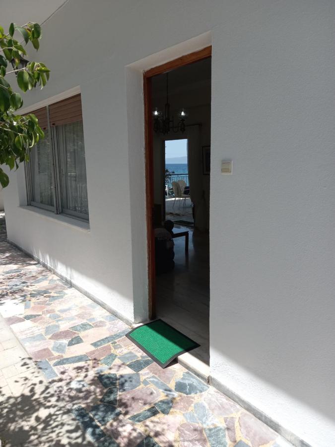 Ekie Apartment With Sea View كالاماتا المظهر الخارجي الصورة