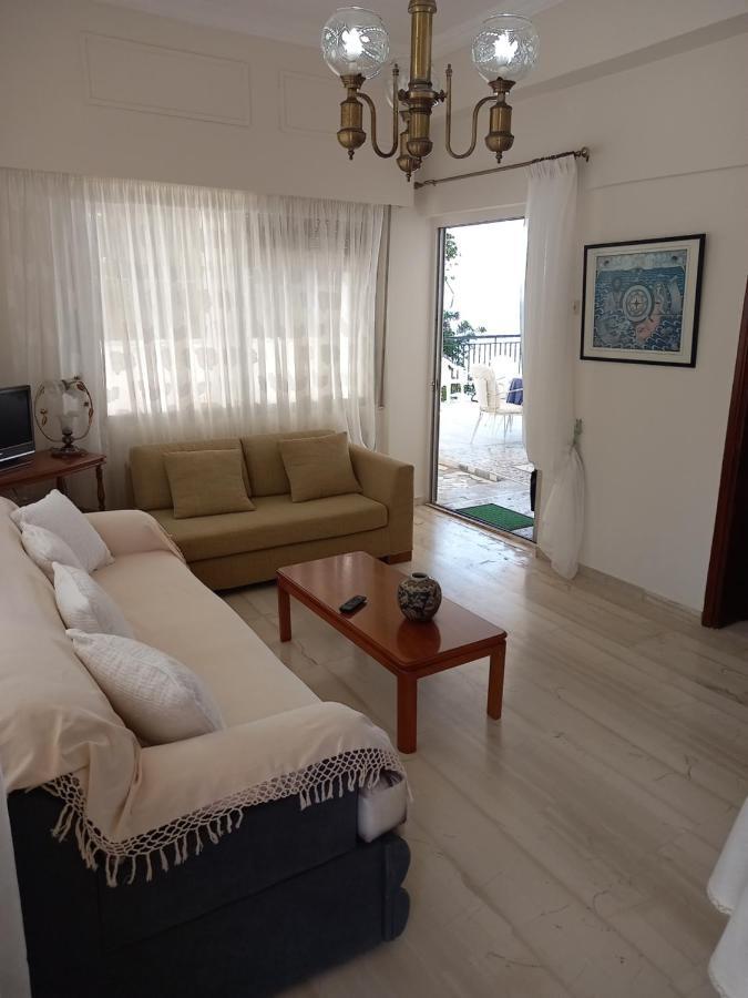 Ekie Apartment With Sea View كالاماتا المظهر الخارجي الصورة