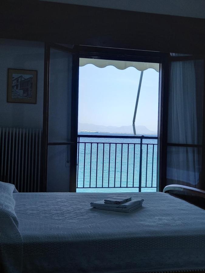 Ekie Apartment With Sea View كالاماتا المظهر الخارجي الصورة