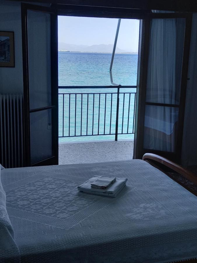 Ekie Apartment With Sea View كالاماتا المظهر الخارجي الصورة
