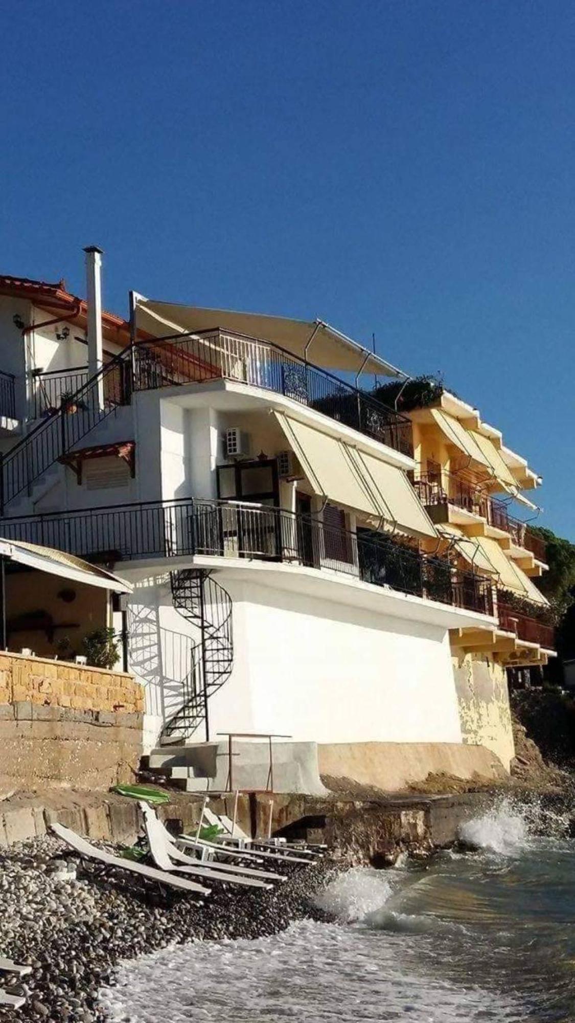 Ekie Apartment With Sea View كالاماتا المظهر الخارجي الصورة